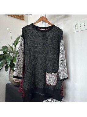 John Mark Knit Tunic Asymmetrical Sweater Size M Black White Bohemian Boho